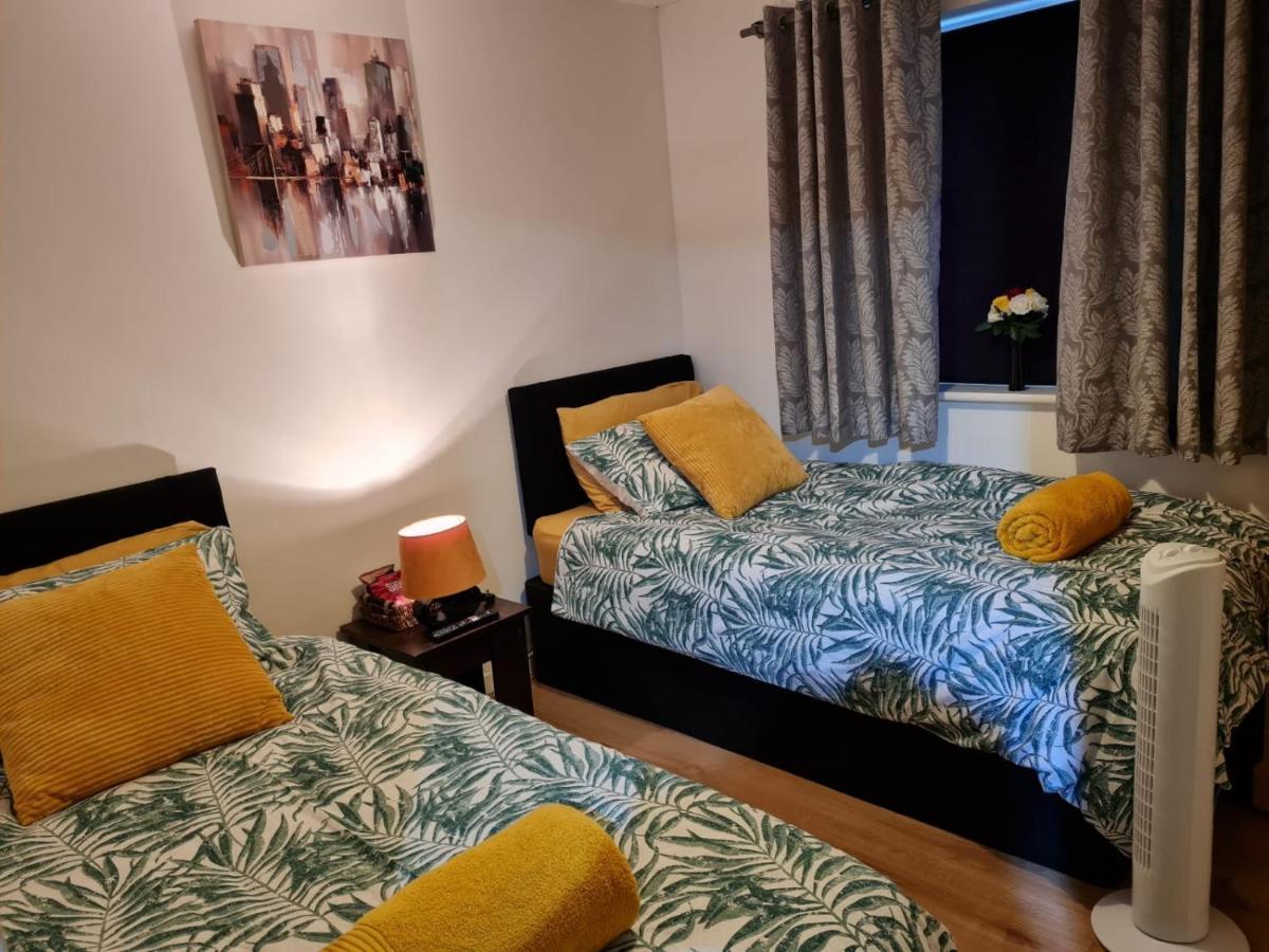 M&B Haven - Sittingbourne Apartment Bagian luar foto