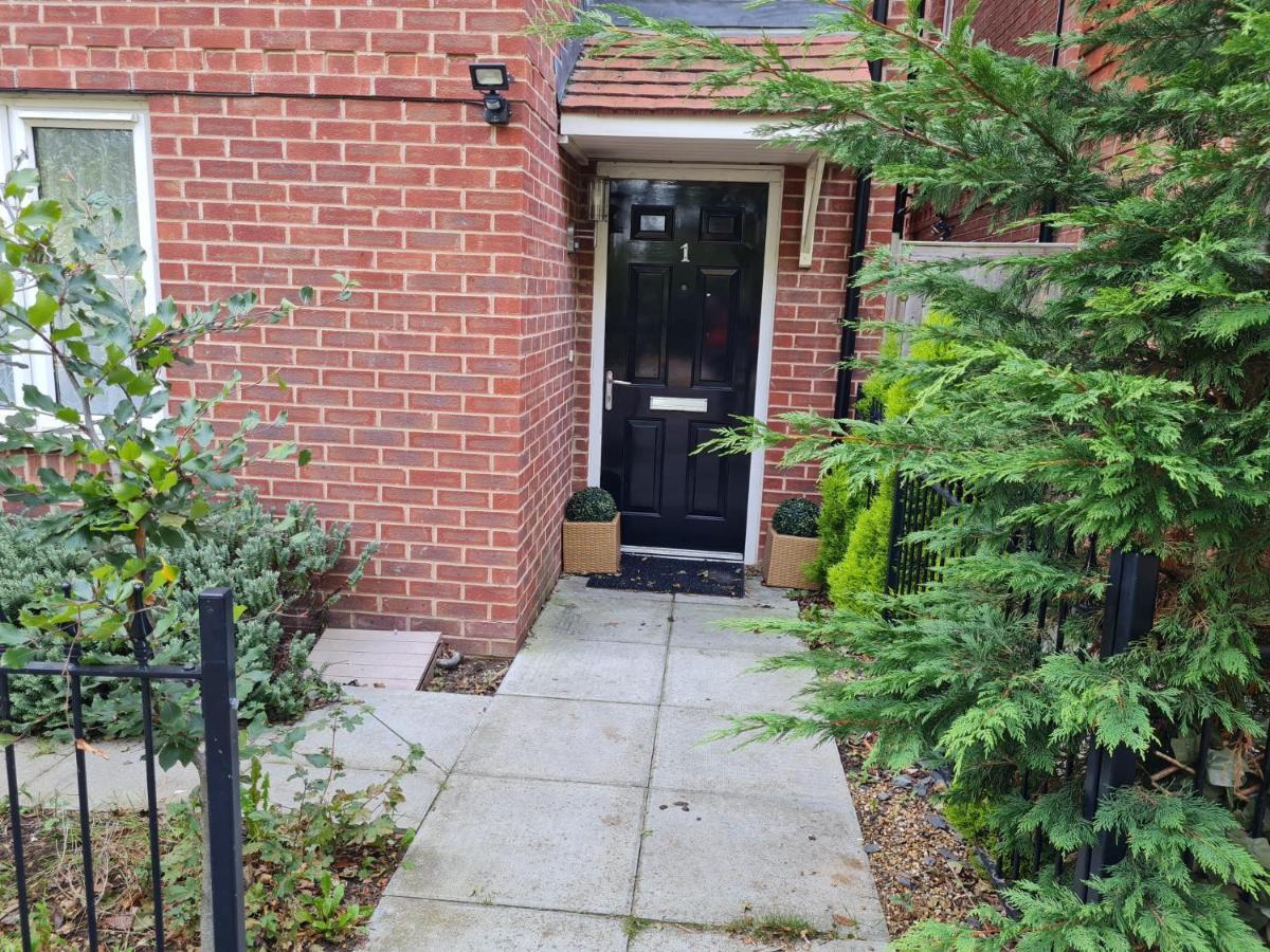 M&B Haven - Sittingbourne Apartment Bagian luar foto