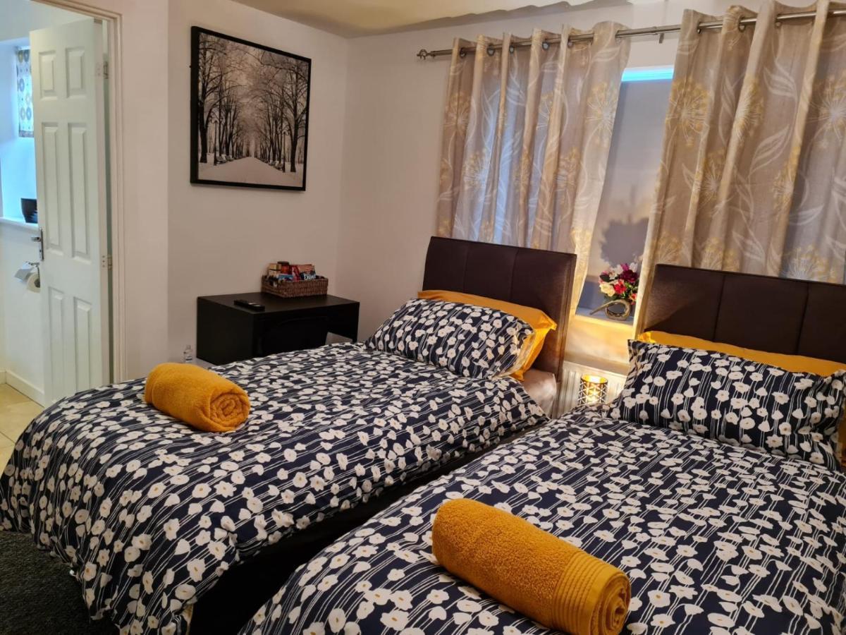 M&B Haven - Sittingbourne Apartment Bagian luar foto