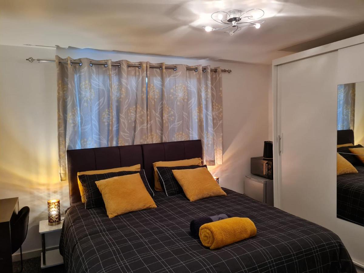 M&B Haven - Sittingbourne Apartment Bagian luar foto