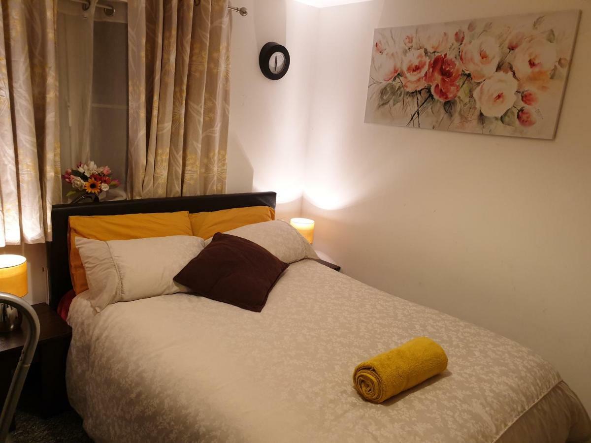 M&B Haven - Sittingbourne Apartment Bagian luar foto