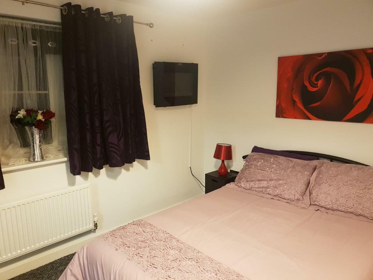 M&B Haven - Sittingbourne Apartment Bagian luar foto