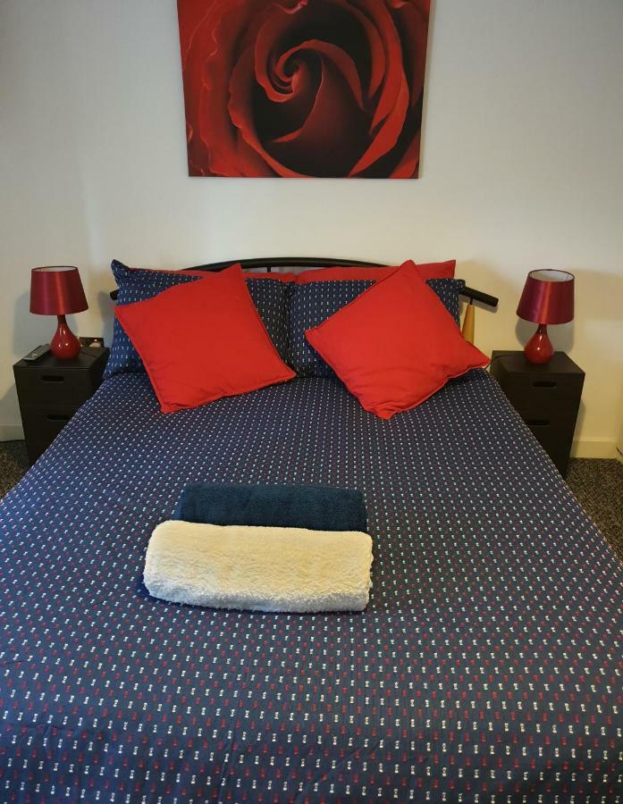 M&B Haven - Sittingbourne Apartment Bagian luar foto