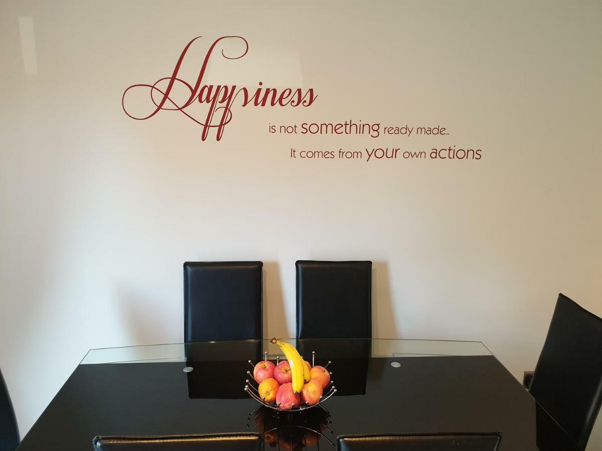 M&B Haven - Sittingbourne Apartment Bagian luar foto