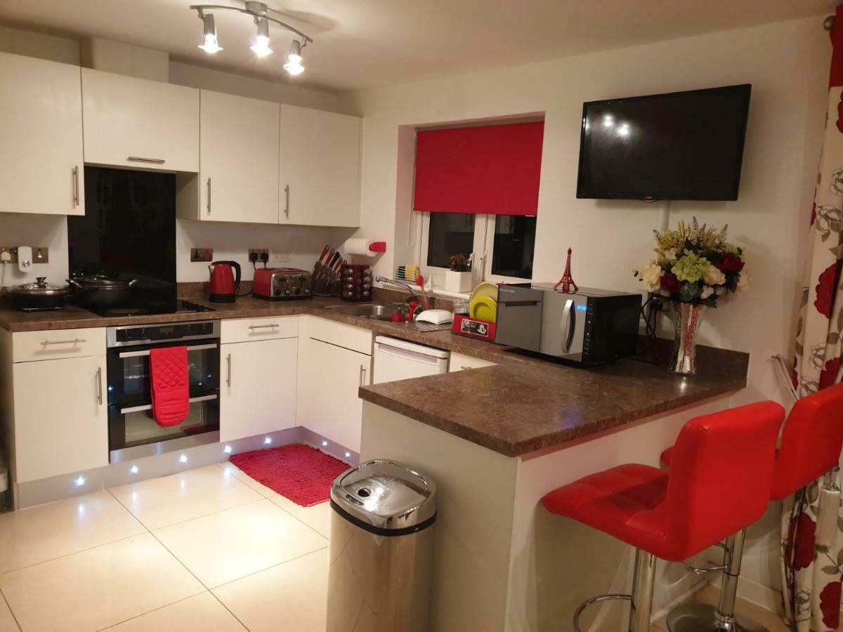 M&B Haven - Sittingbourne Apartment Bagian luar foto