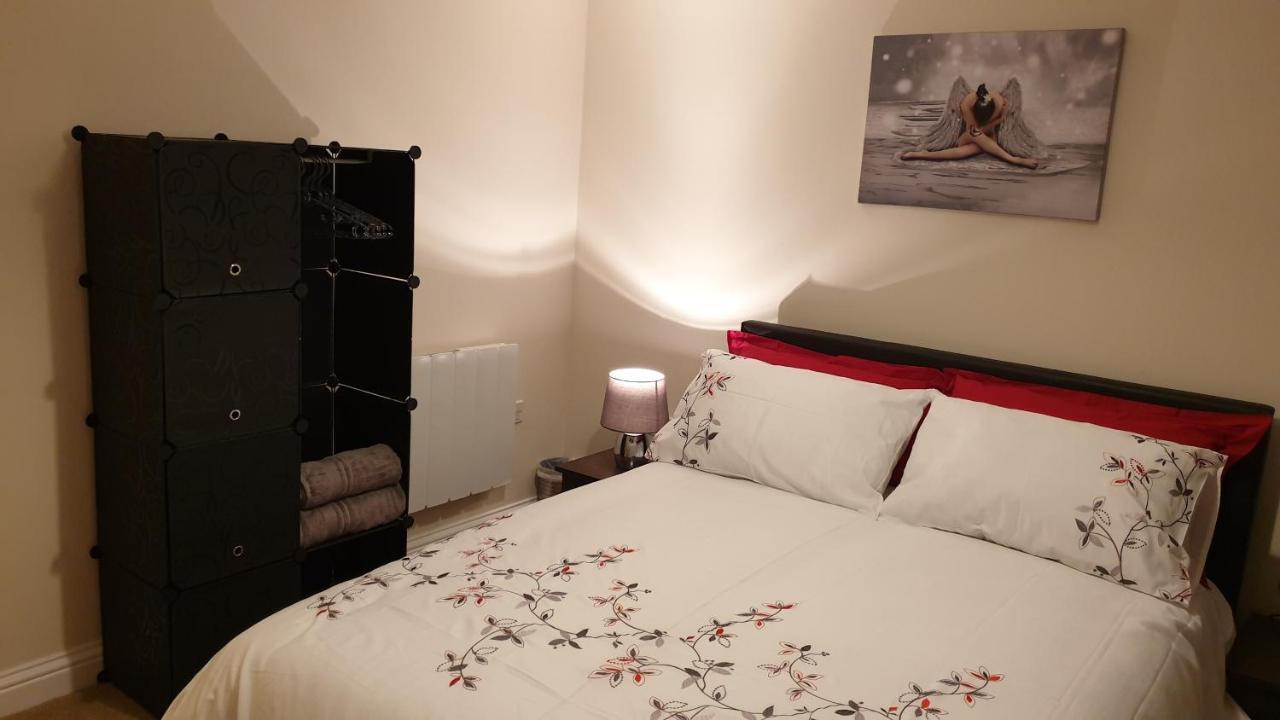 M&B Haven - Sittingbourne Apartment Bagian luar foto